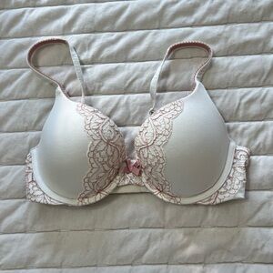 Victoria’s Secret push-up bra